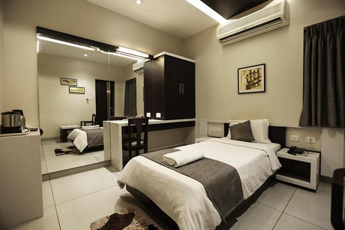 Sree Sakthi Residency Hotel Kanchipuram Exterior photo