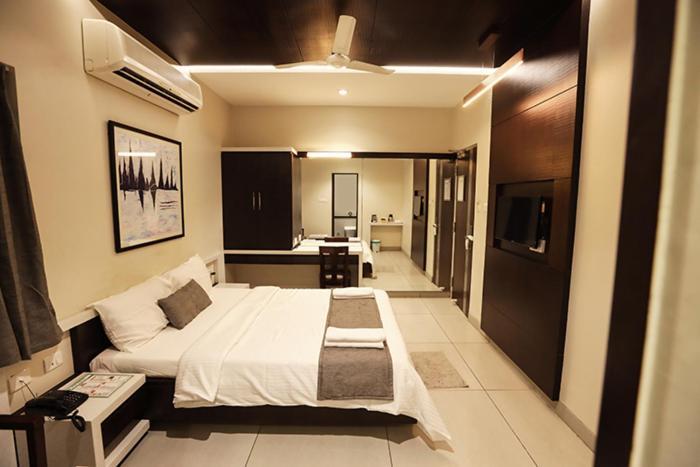 Sree Sakthi Residency Hotel Kanchipuram Exterior photo
